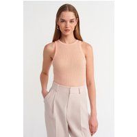 Figurbetontes Top aus Rippstrick