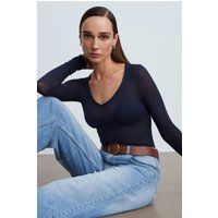 Schmal geschnittenes Langarmshirt mit V-Ausschnitt