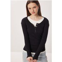 Eng anliegendes geripptes Henley-Oberteil