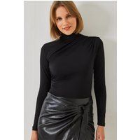 Elegante drapierte Rollkragenbluse