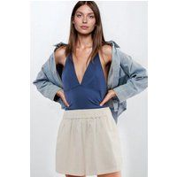 Tailliertes Halter-Top mit V-Ausschnitt