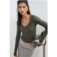 Figurbetontes Langarmshirt mit V-Ausschnitt