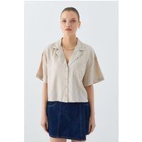 Lockeres Cropped-Shirt mit Knopfleiste