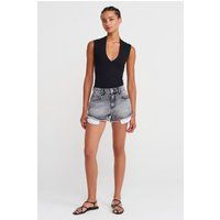 Hochgeschnittene Denim-Shorts im Used-Look
