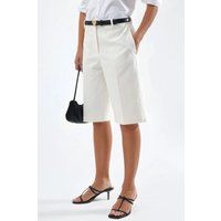 Minimalistische gerade Bermuda-Shorts