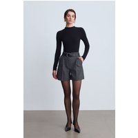 Hochtaillierte Tailor-Shorts mit Gürtel
