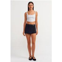 Hochgeschnittener Denim-Skort mit Wickeloptik