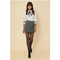 Hochtaillierter Falten-Mini-Skort