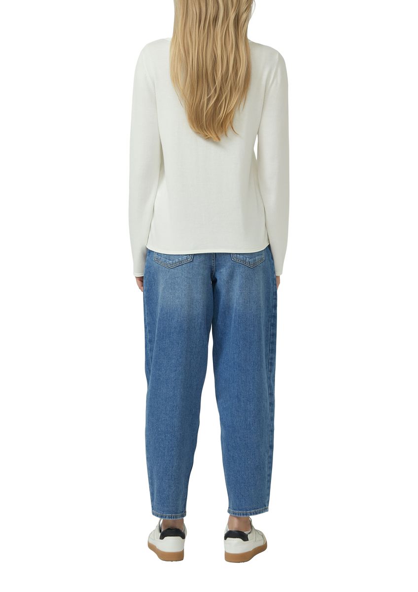 Minimalistischer Feinstrickpullover mit U-Boot-Ausschnitt