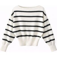 Gestreifter Rippstrick-Pullover mit U-Boot-Ausschnitt