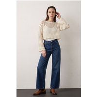 Kurzer strukturierter Lochstrick-Pullover