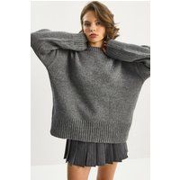 Oversize-Strickpullover mit Rippstruktur und Rundhals