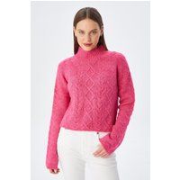 Strukturierter Rauten-Strickpullover mit Stehkragen