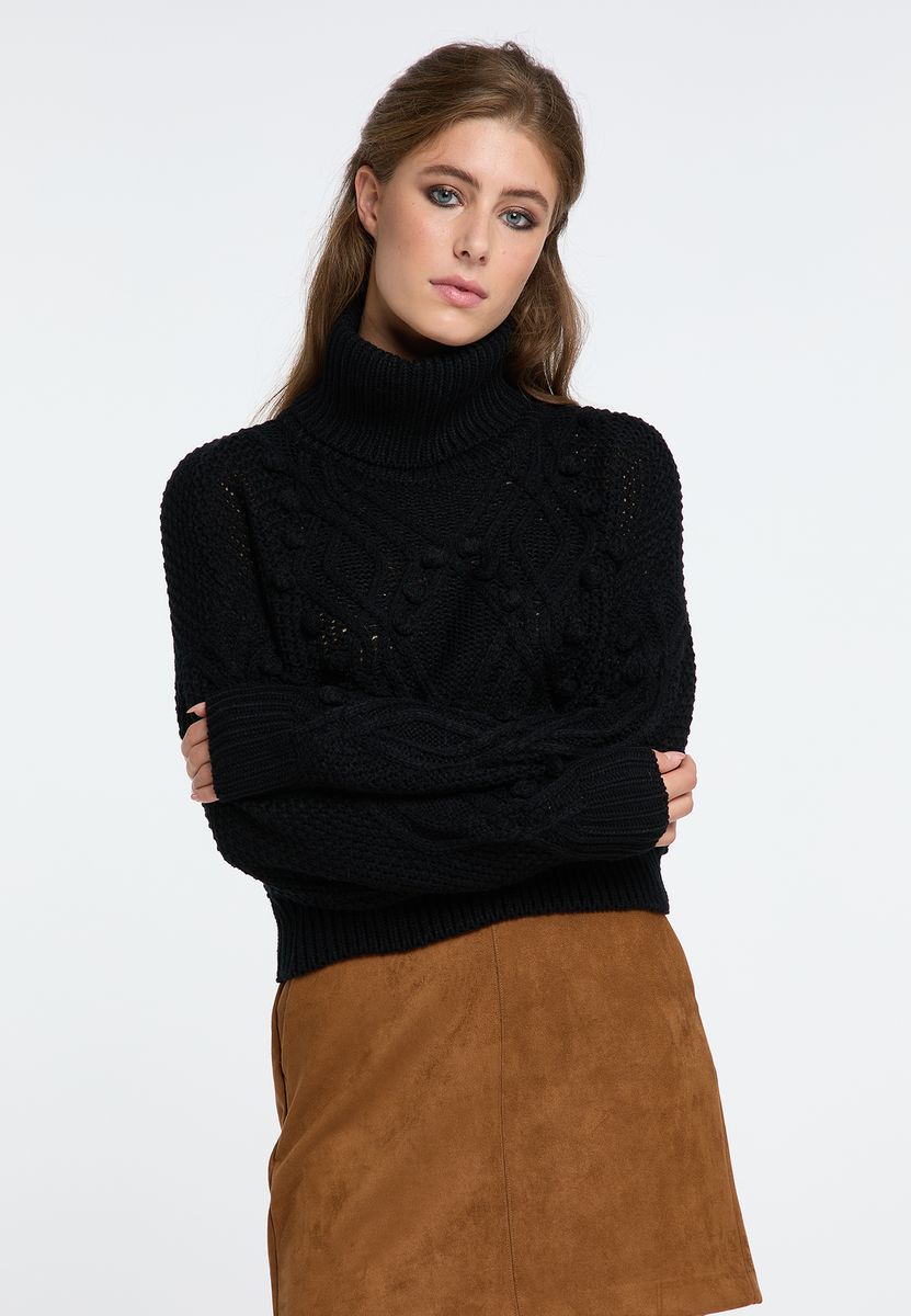Grobstrick-Rollkragenpullover mit Noppen