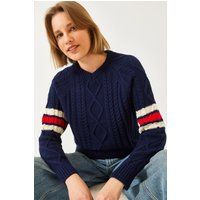 Klassischer Zopfstrick-Pullover im College-Stil
