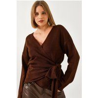 Kuscheliger Strick-Wickelcardigan mit Bindegürtel