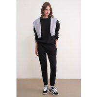 Basisset aus Sweatshirt und Jogginghose