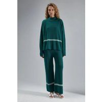 Gestreiftes Strickset in Rippenoptik