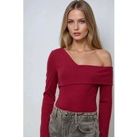 Asymmetrisches strukturiertes Strickoberteil