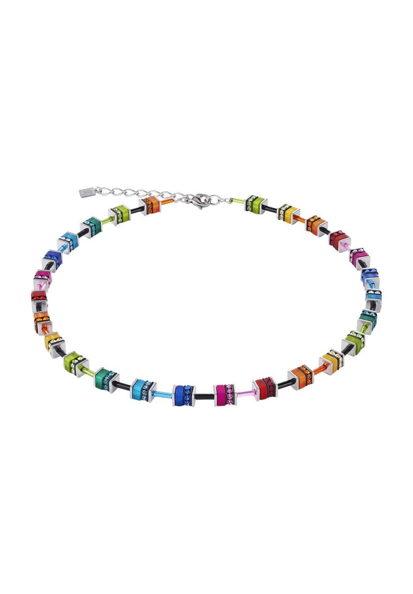 Halskette mit geometrischen Würfeln und Strass