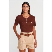 Rippstrick-Top mit Knopfdetails