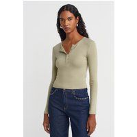 Figurbetonte Langarm-Henley-Bluse