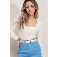 Strukturierte Bluse mit Karree-Ausschnitt