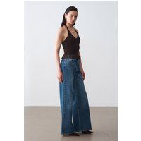 Geripptes Neckholder-Top mit Spitzenbesatz