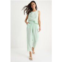 Minimalistisches Set aus Top und Karottenhose