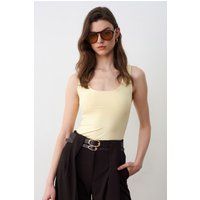 Ärmelloses Slim-Fit-Top mit Karree-Ausschnitt