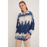 Übergroßes Hemd mit abstraktem Dip-Dye-Muster