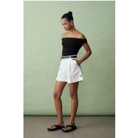 Hoch taillierte gestreifte Business-Shorts