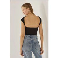 Geripptes Crop-Top mit Rückenausschnitt