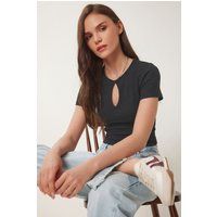 Geripptes Crop-Top mit Schlüssellochausschnitt
