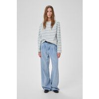 Gestreiftes Langarmshirt mit U-Boot-Ausschnitt