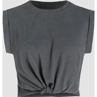 Kurzes Knotentop im Muscle-Style
