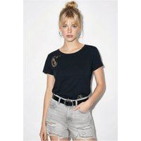 Basis T-Shirt mit Stickerei