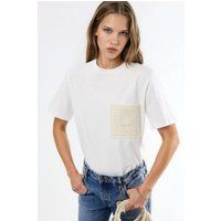 Baumwoll-T-Shirt mit Häkeltasche