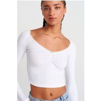 Geripptes Crop-Top mit Spitzenbesatz