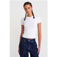 Essentielles Slim-Fit V-Ausschnitt Shirt