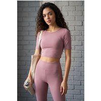 Set aus Crop-Top und Capri-Leggings