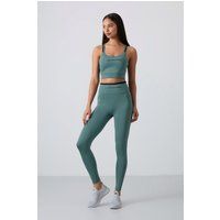 Körpernahes zweiteiliges Sport-Set