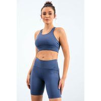 Eng anliegendes Sport-Set mit Shorts