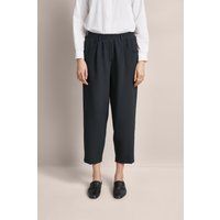 Locker geschnittene 7/8-Hose mit Bundfalten