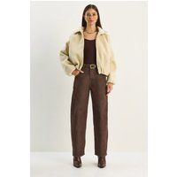 Hoch taillierte Denim-Hose mit weitem Bein