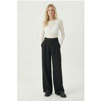 Weite Faltenhose mit Gürtel