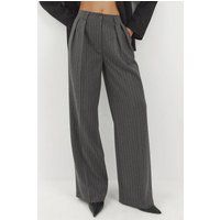 Hochtaillierte Nadelstreifenhose mit weitem Bein