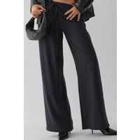 Nadelstreifenhose mit weitem Bein