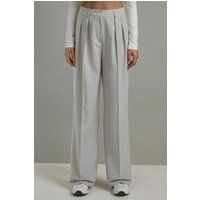 Weite Faltenhose mit Nadelstreifen