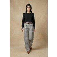 Hochtaillierte Bundfaltenhose mit weitem Bein